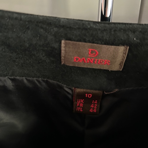 Danier suede crop pants - Picture 6 of 6